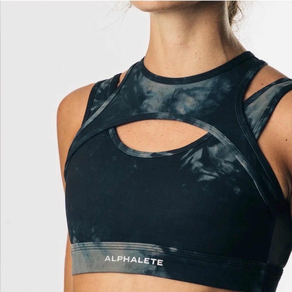 nwot Alphalete surface keyhole bra S